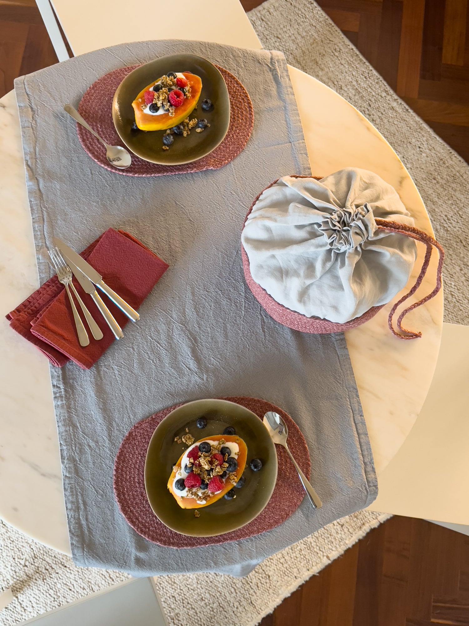 ISLAND AROMAS table collection