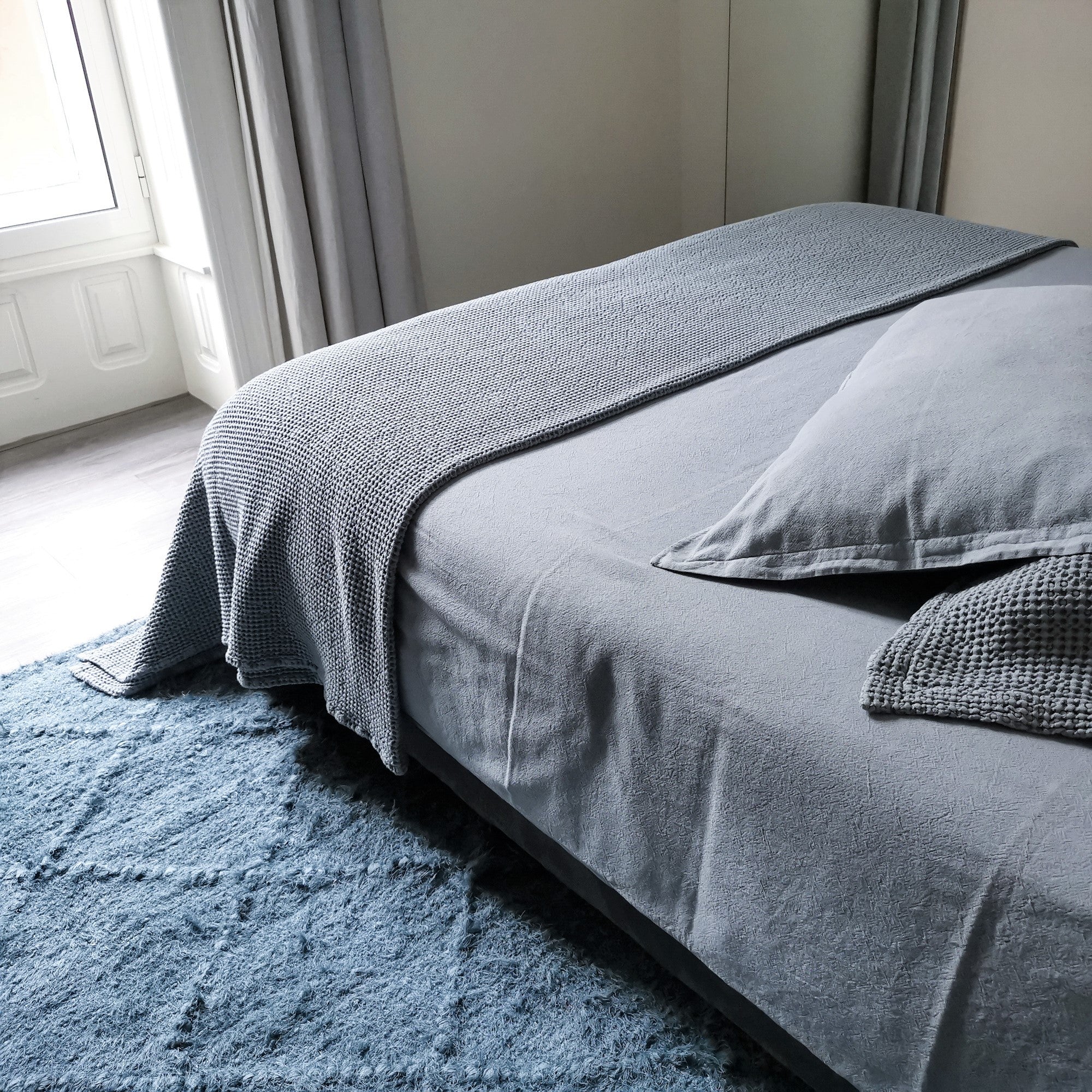 Rug PERRE - upcycled linen