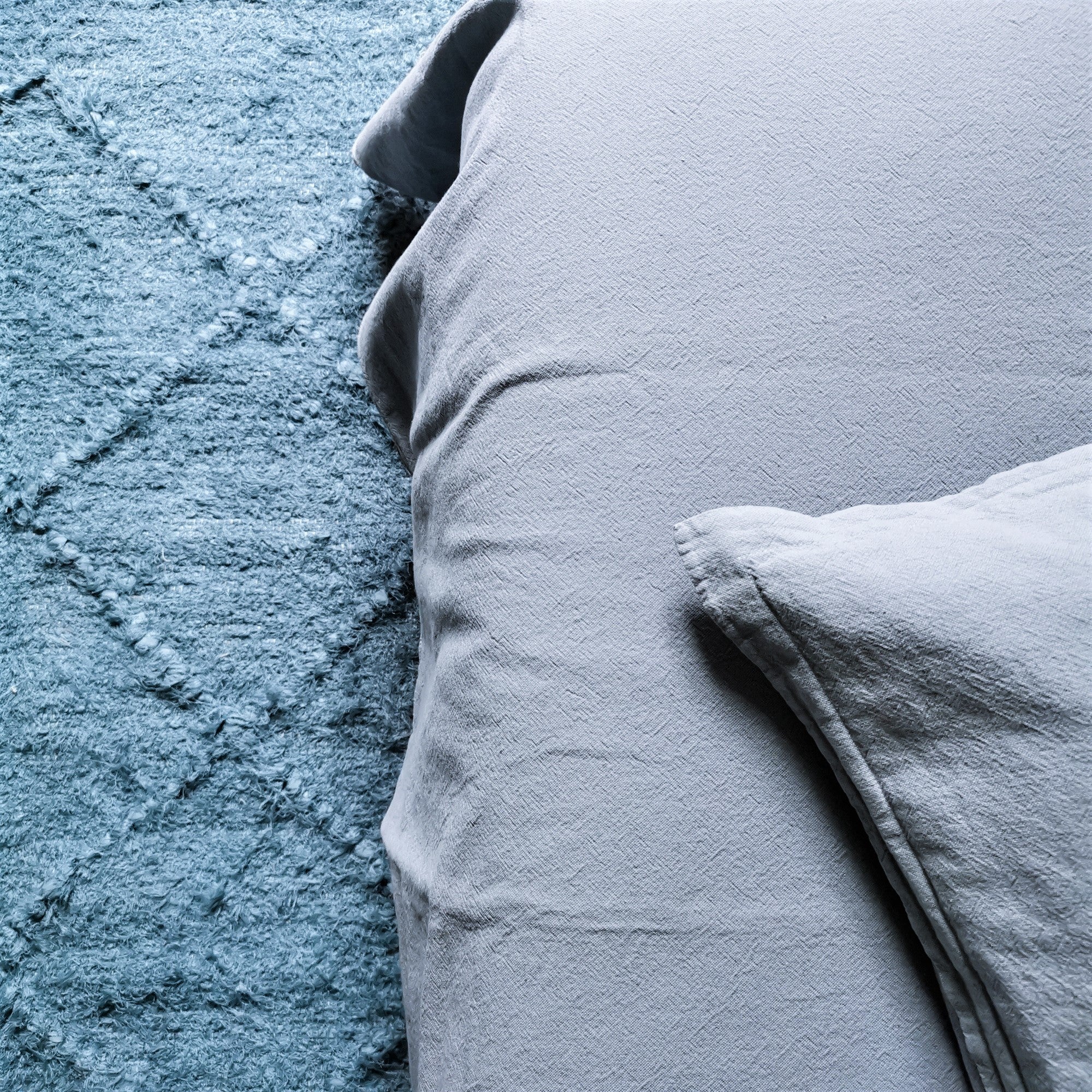 Rug PERRE - upcycled linen