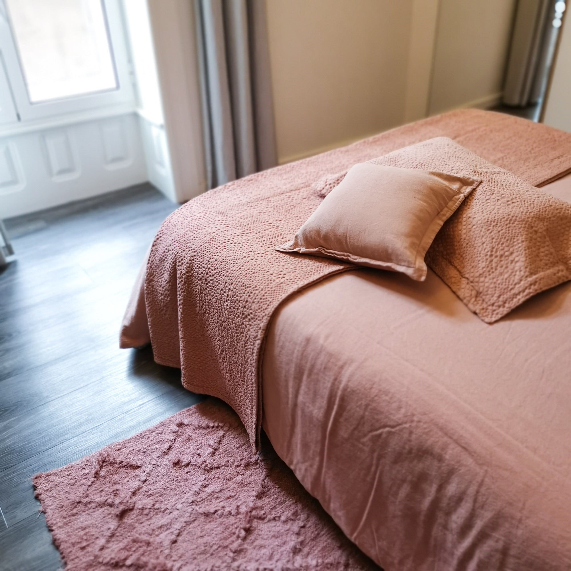 Rug PERRE - upcycled linen