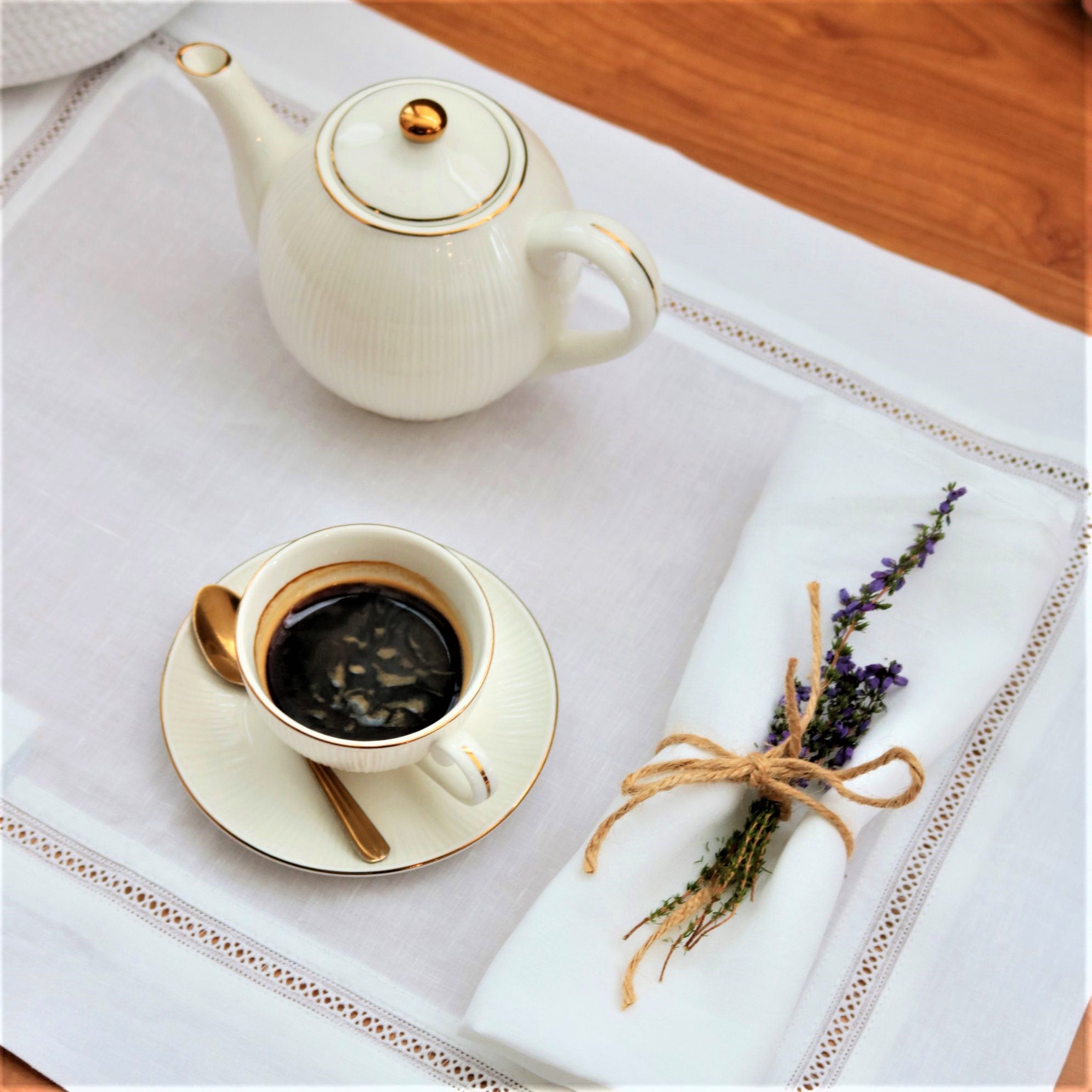 Linen placemat with hemstitch