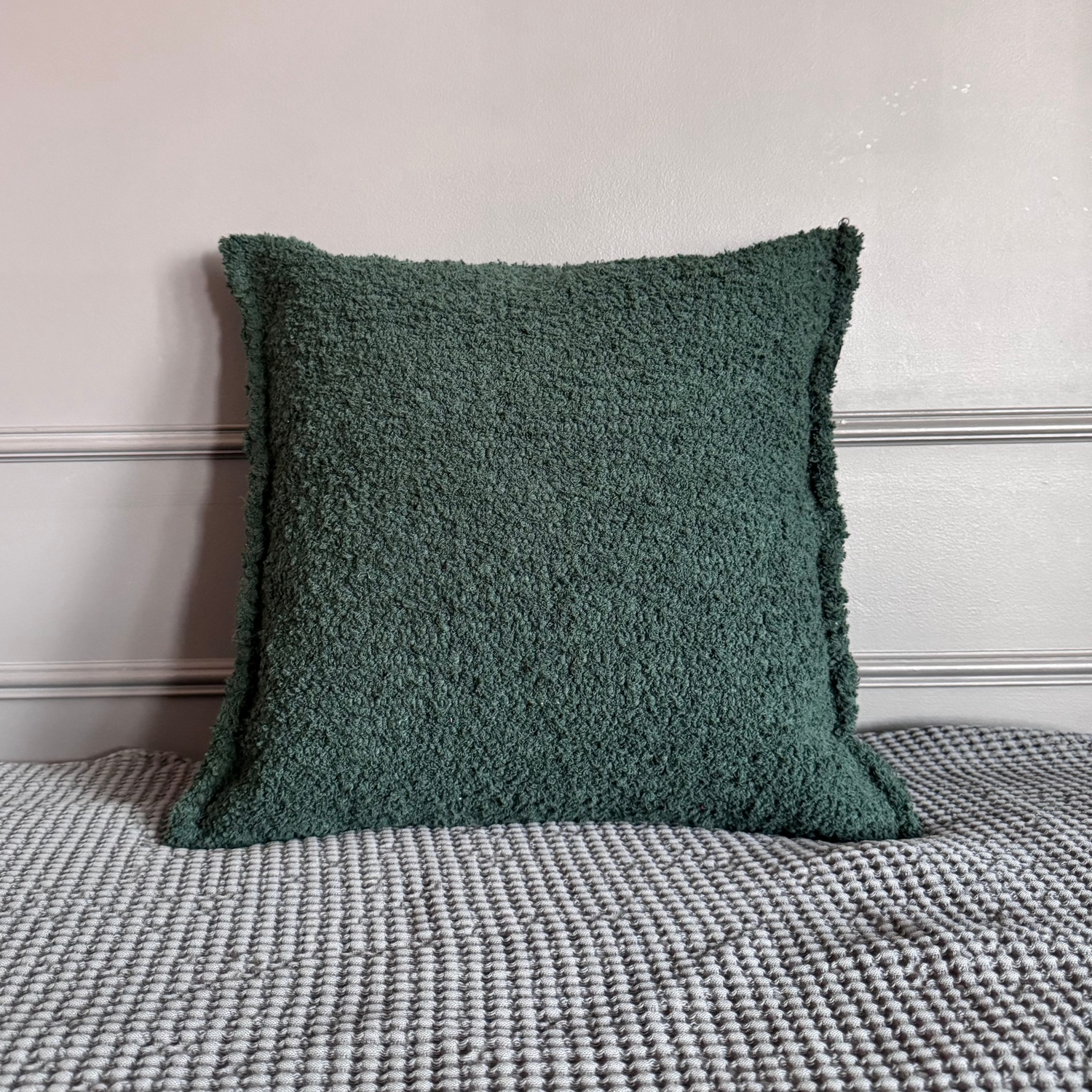 Decorative cushion NEIVA with filling - 40x40cm, dark green